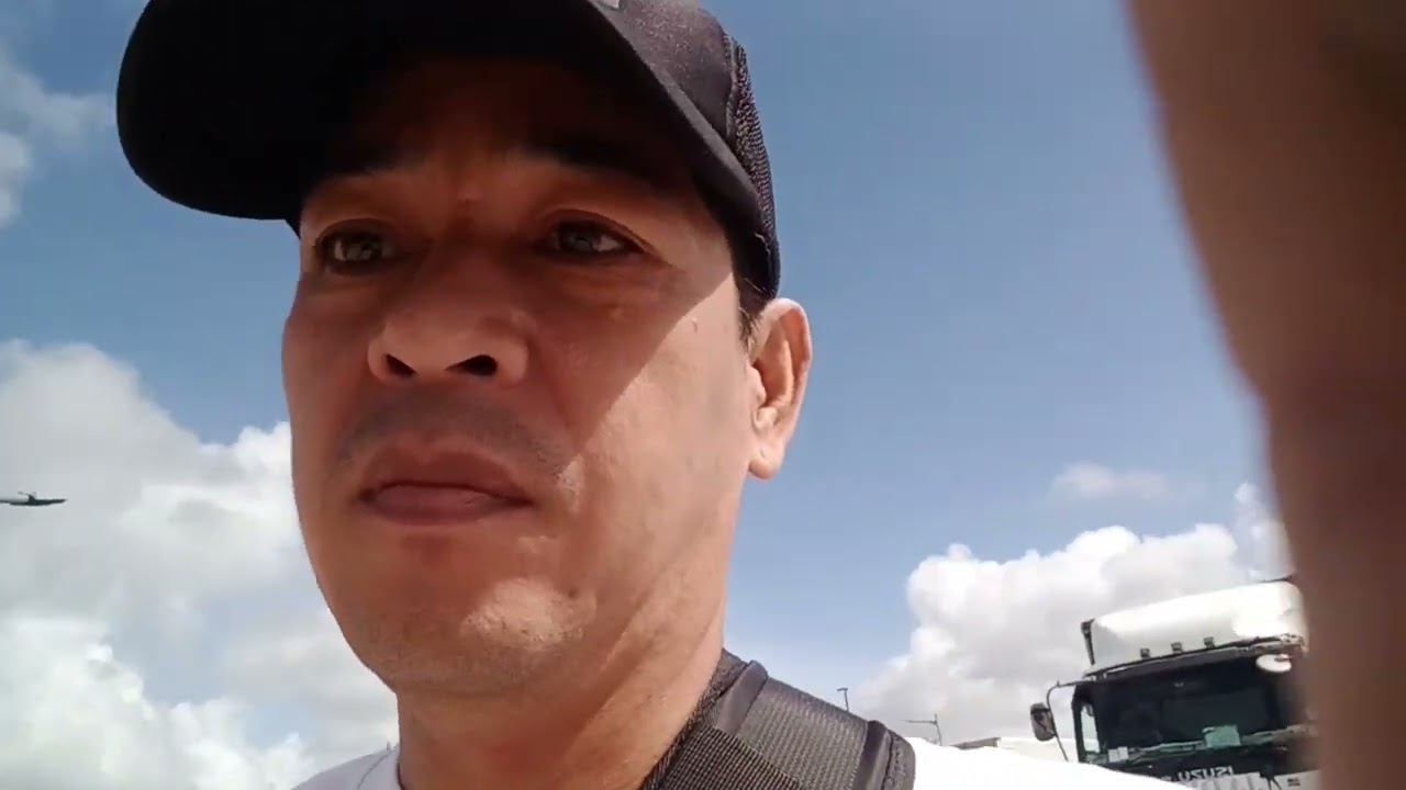 Patawid na kami Ng laoang....sasakay kami Ng Bangka 