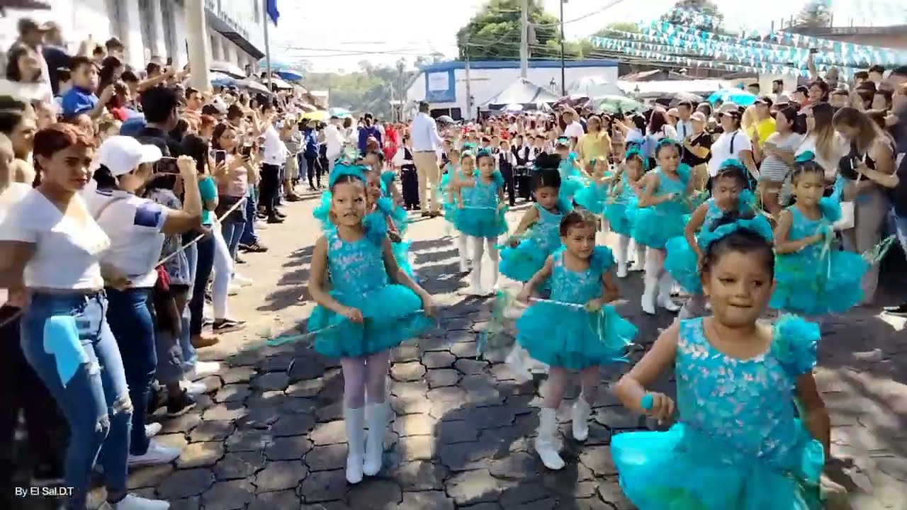 Así inician las fiestas Patrias en Ciudad Arce. La Libertad. (1)