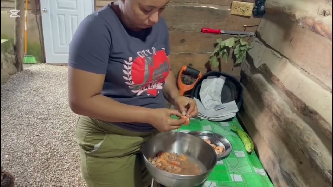 Cocinando camarones 🍤 🍤 con plátano hervido 😋