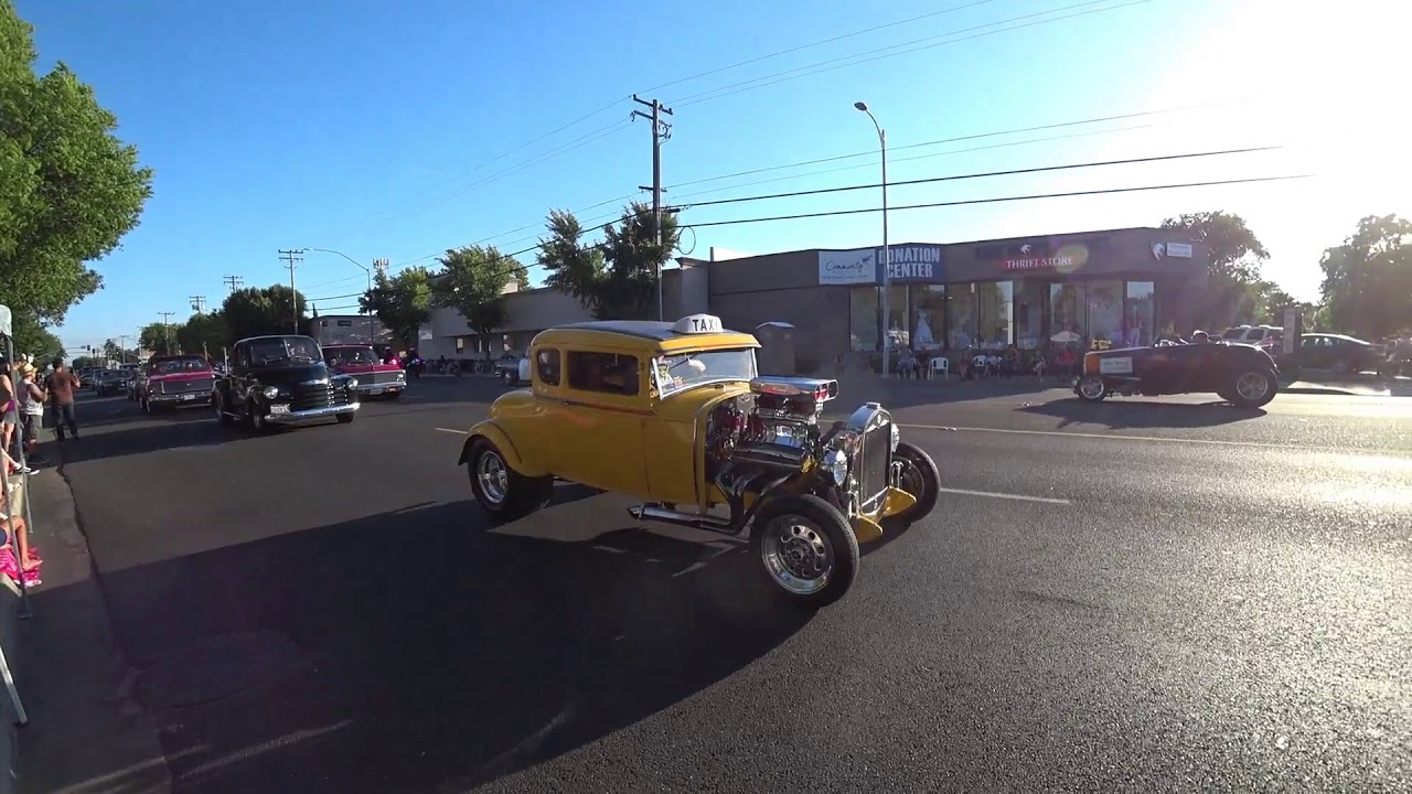Modesto American Graffiti Weekend 2018 Cruising old cars & murals