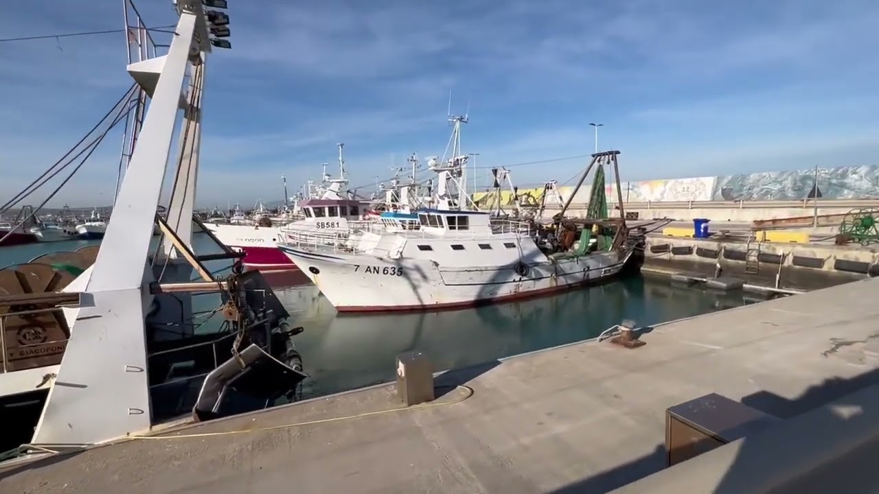 Passeggiata lungo il molo sud del mare di porto di civitanova marche - 1a parte - 3 febbraio 2023