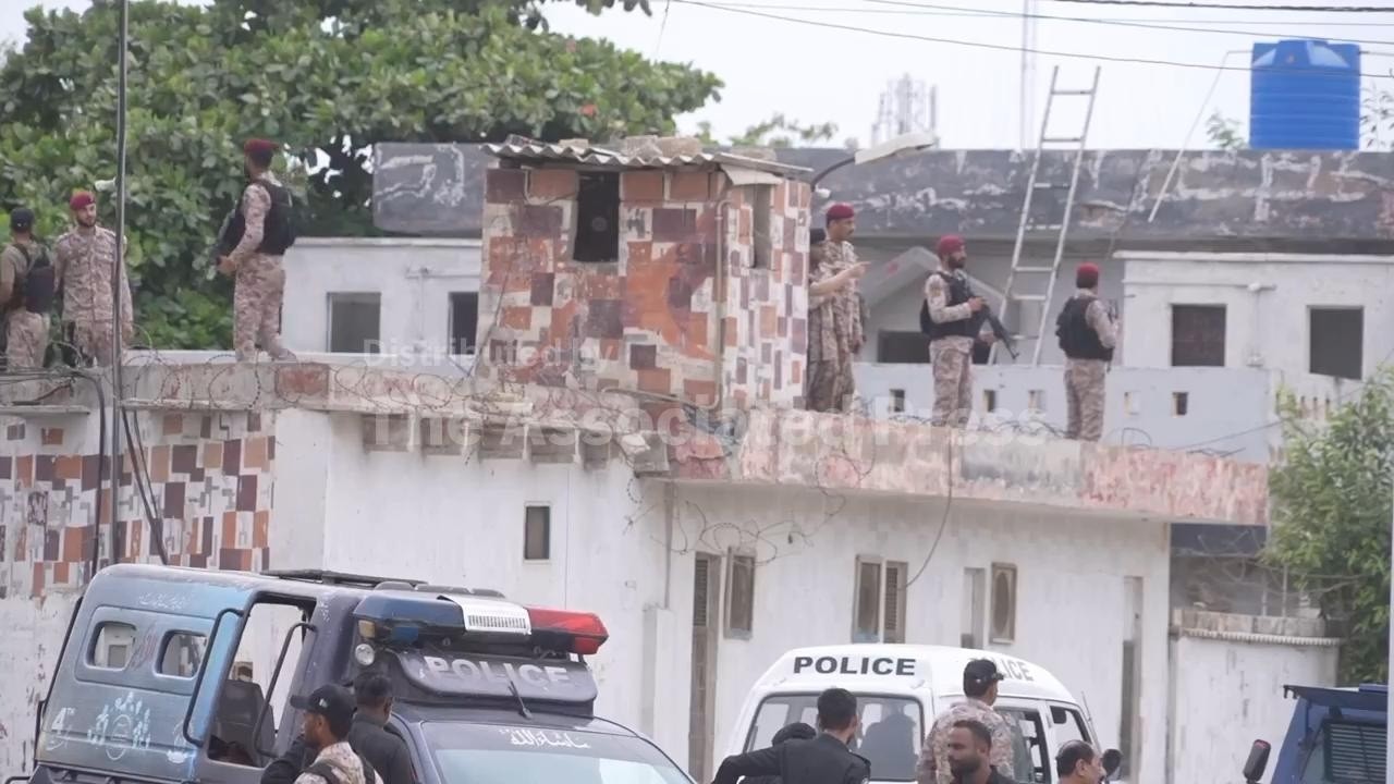 Several paramilitary troops and militants killed in attack in Karachi