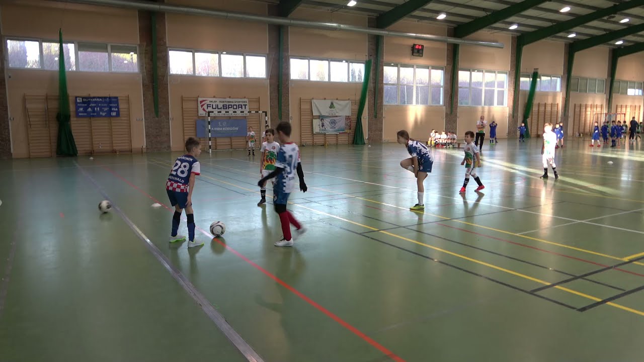 Mikołaj CUP Kielnarowa 2021 FFA vs Grunwald Budziw&oacute;j Daniel Kisała indywidualna akcja