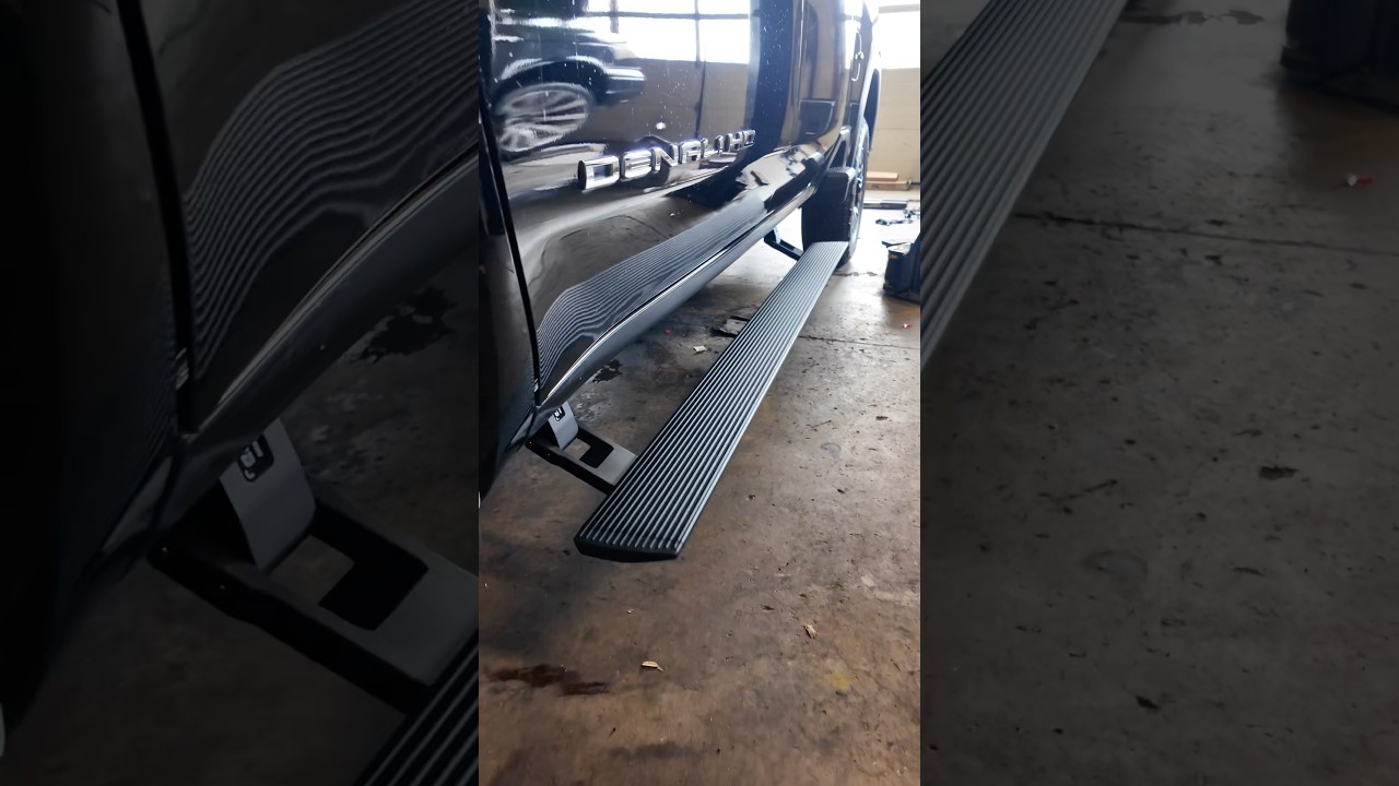 Install Rough Country Powered Running Boards on a 2024 GMC Denali HD! #roughcountry