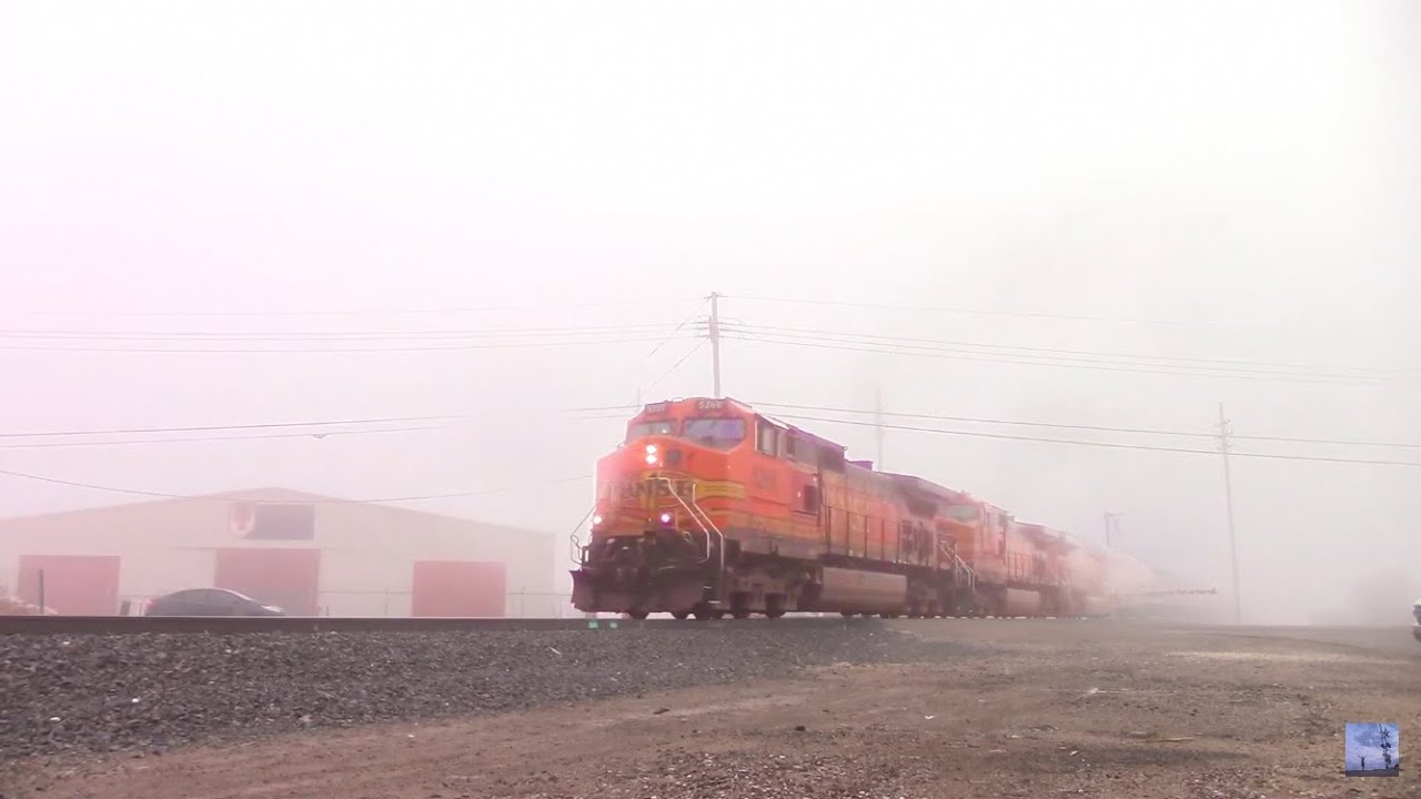 Lbk Trains #179 | Foggy Friday! BNSF Trains In Thick Fog! LBWR, FURX 5520, +More! (End of 2019)