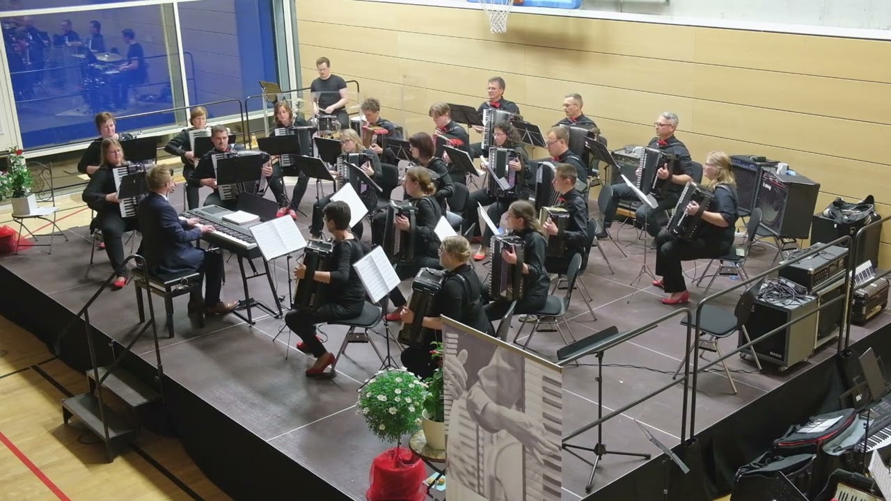 Here We Go - Akkordeon Orchester mit Klavier-Solo (Live)