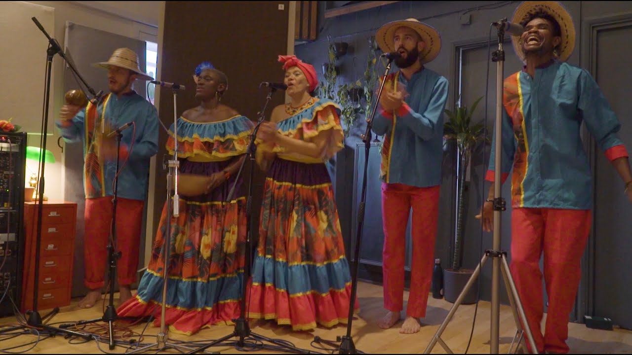 Mi Tambó - El Happy and Akolá Tambó Feat. Lukumi
