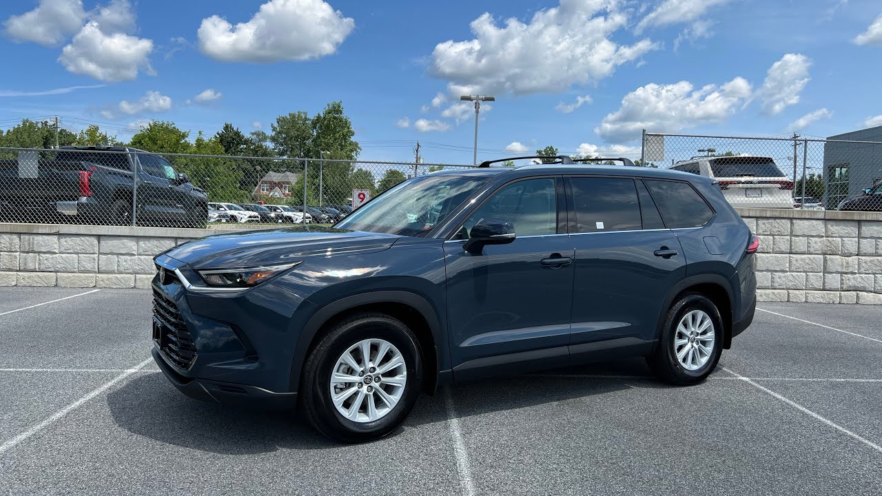 The 2024 Toyota GRAND HIGHLANDER XLE - (is bigger actually better?)