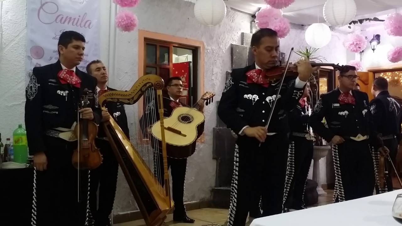 Mariachi de la secretaria de Marina (recortado) Rondinella