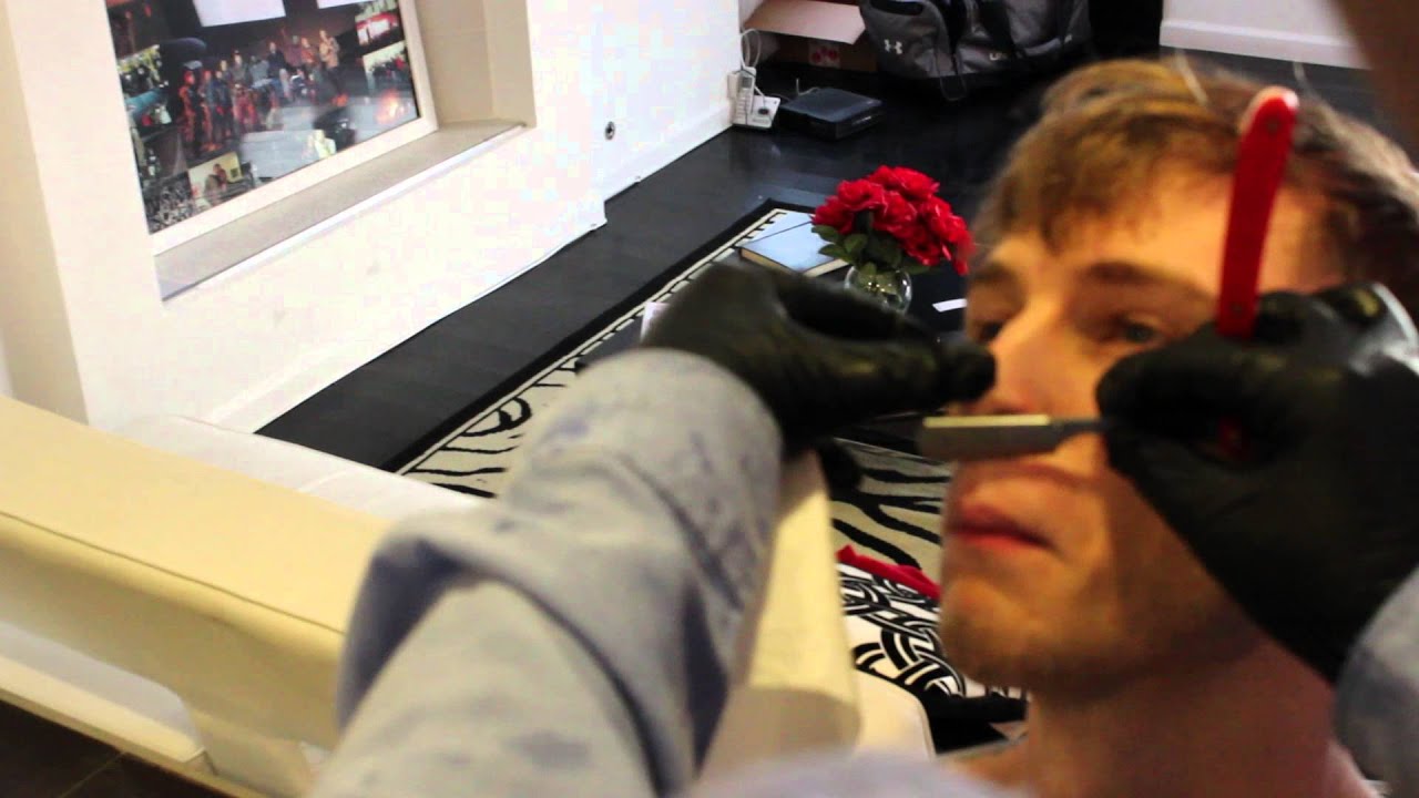 STACHE BARBER TV :: Chaz Cutting MGK in LA
