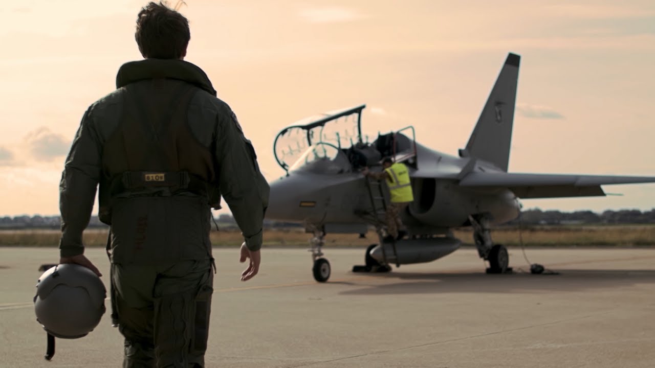 Spot Centenario dell'Aeronautica Militare - 2 di 3