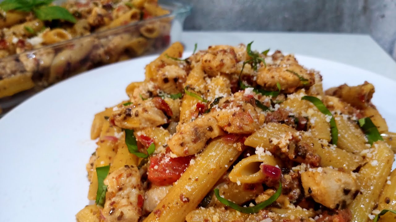 Паста с курицей в красном песто с соусом Клара Оле / простой и легкий рецепт пасты