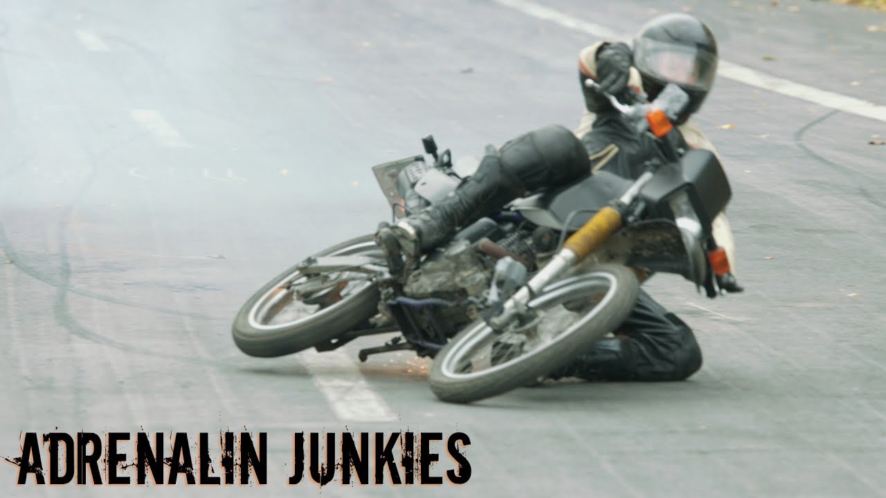 Motorrad Unfall Stunt - Adrenalin Junkies 42