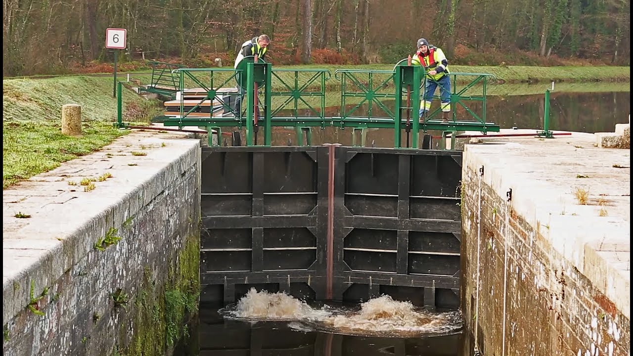 La zone navigable du canal de Nantes à Brest en Côtes d'Armor