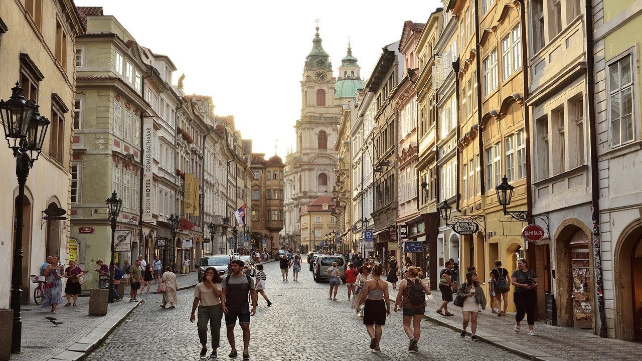 PRAGUE - Czech Republic | Walking Tour & Travel Guide