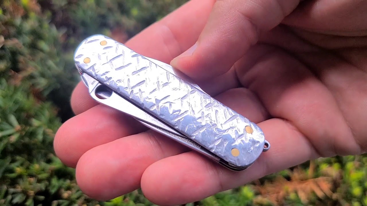 My Custom Spydernox (74mm Victorinox with Spyderco blade)