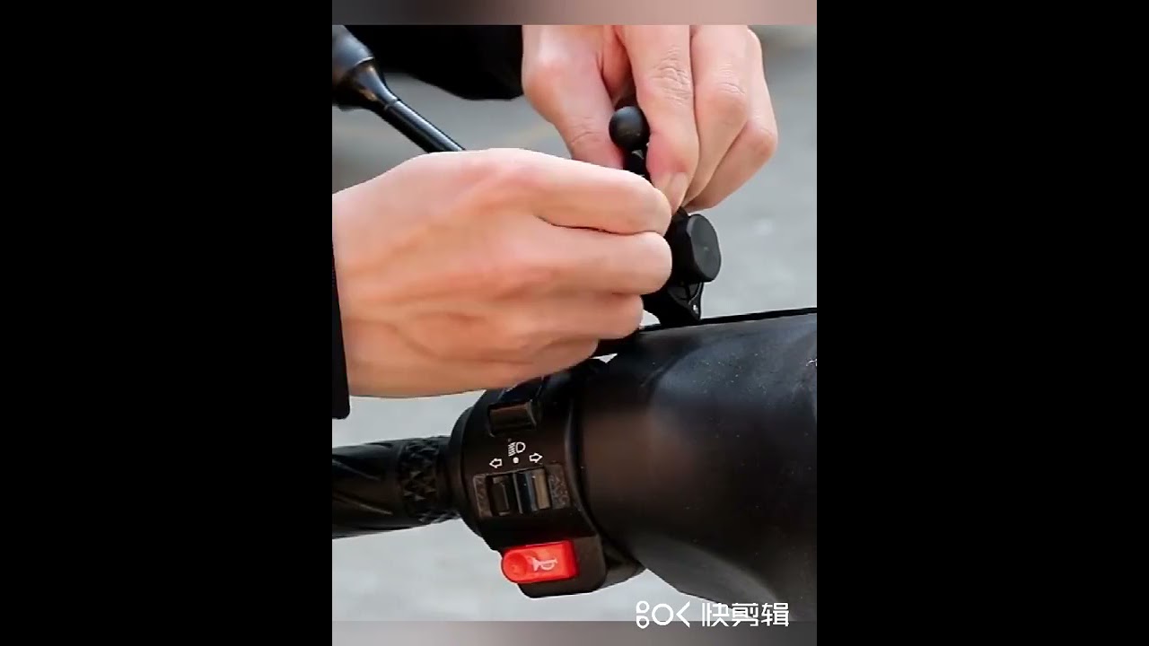 soporte para celular para motocicleta con carga rapida inalambrica.