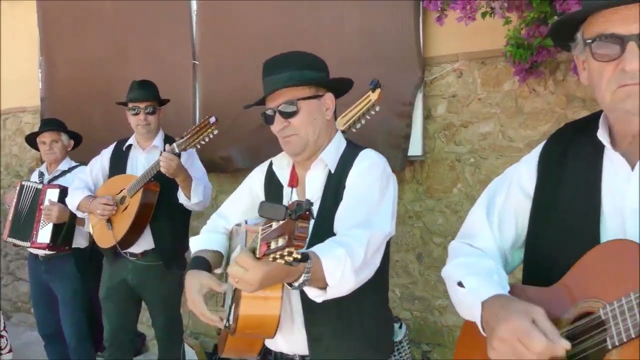 Actuación en VI ENTREVECINOS 2023 del Grupo Folk RONDALLA PENCONA en Madrigal de la Vera