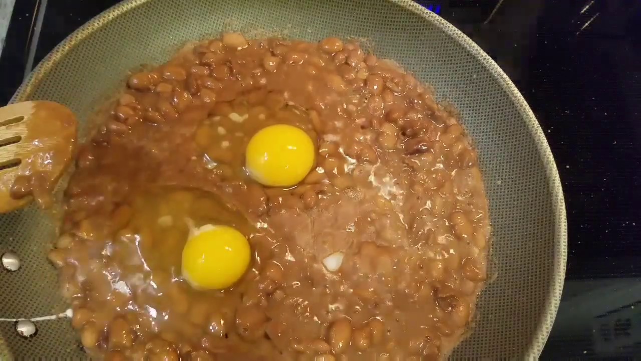 FRIJOLES CON HUEVO/ DESAYUNO MEXICANO/ COMIDA RÁPIDA