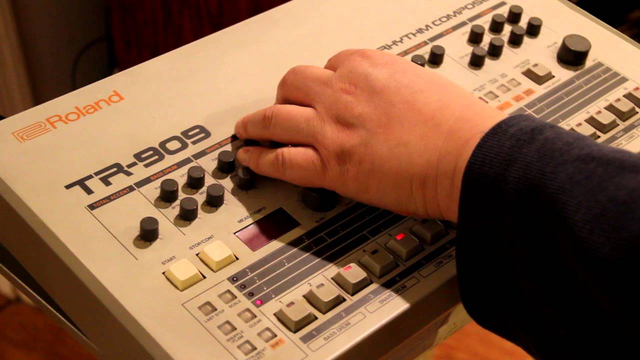 Alesis 3630 French style pumping (please listen in stereo)
