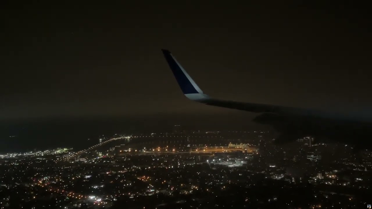 Delta Airbus A321 Nighttime Landing in San Diego