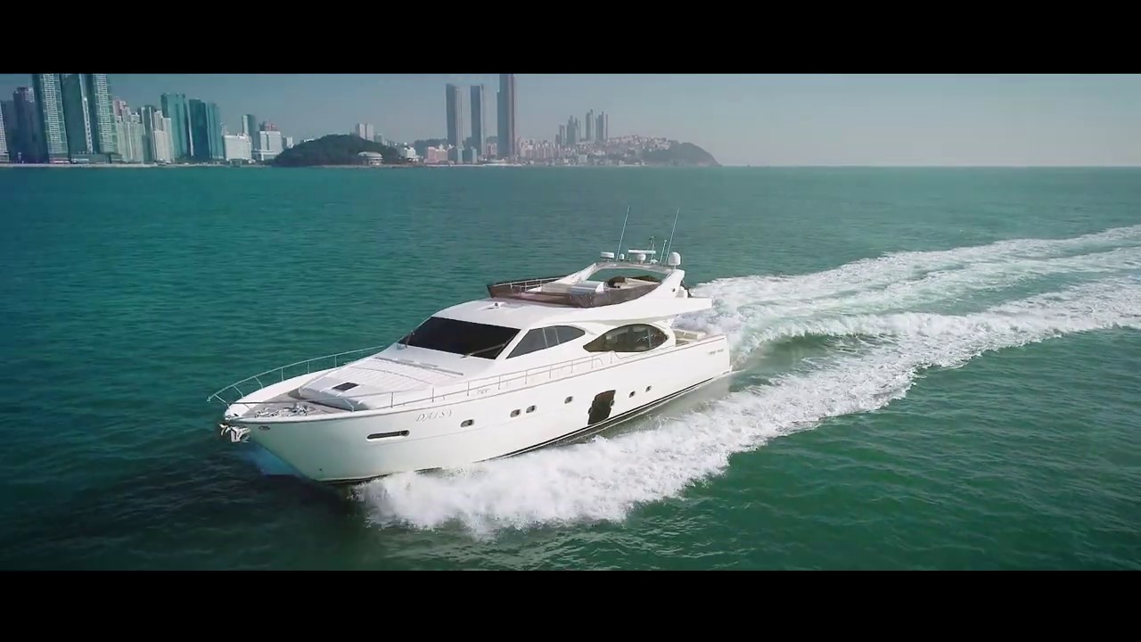 2008 Ferretti Yachts 78' Flybridge For Sale - 