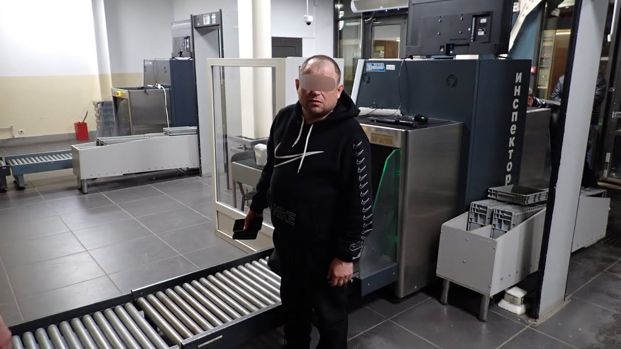 Бухой вахтовик потырил 2 ляма на вокзале. Real video