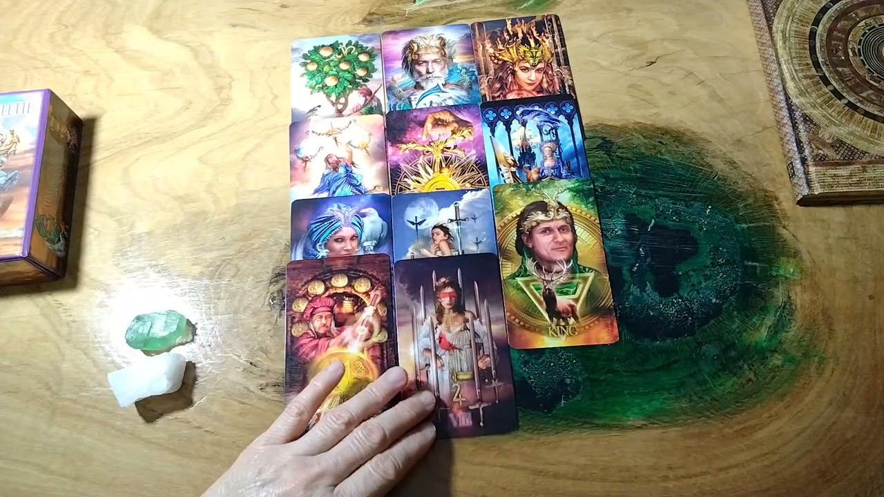 🌀 ZAGUBIENI W UCZUCIACH DO SIEBIE jak w jakimś labiryncie -Karty dają szansę wyjścia z niego.🍀