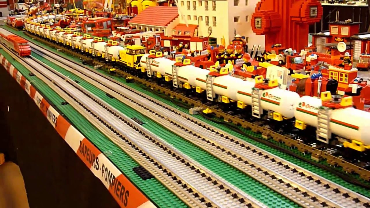 Lego Train Thalys Festi2011 on the custom LGV.