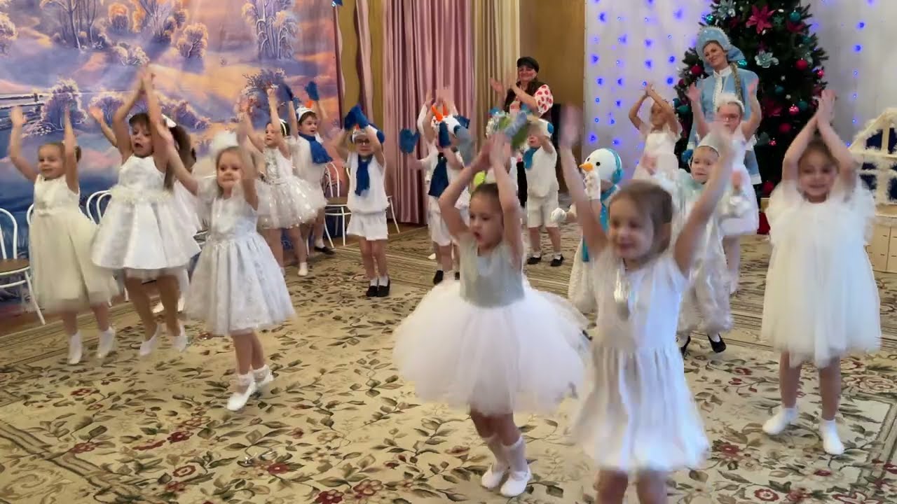 НОВОГОДНИЙ ТАНЕЦ 