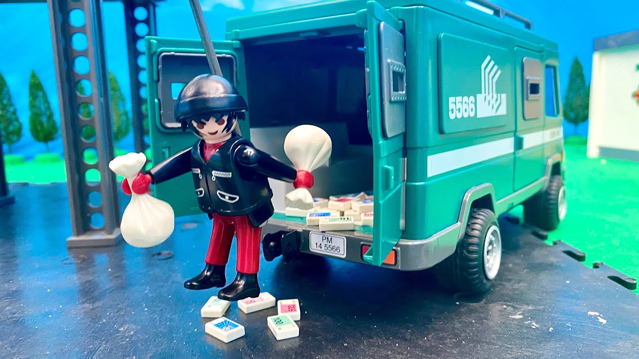 Cops and Robbers. Bad guys going to jail! Pretend play story with playmobil and Bruder toys