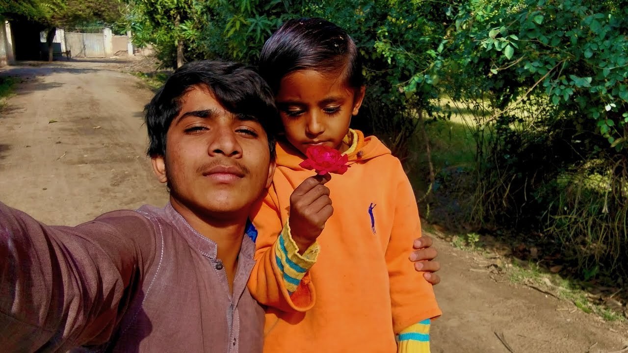 اج کے ولوگ میں لڑکےنے ڈانس کیا دانس اچھا لگے تو سسکرایب ضرور کر دینا اور شعر بھی کمنٹ میں ضرور بتانا