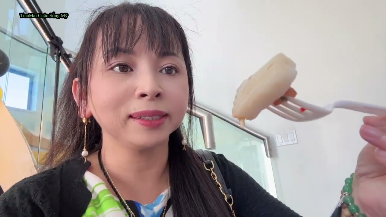 Về Thôn Quê Ở MỸ Ăn Sinh Nhật CÓ Rất NHIỀU Người Mỹ Tới Dự Tiệc Ăn Toàn Món Ăn Việt