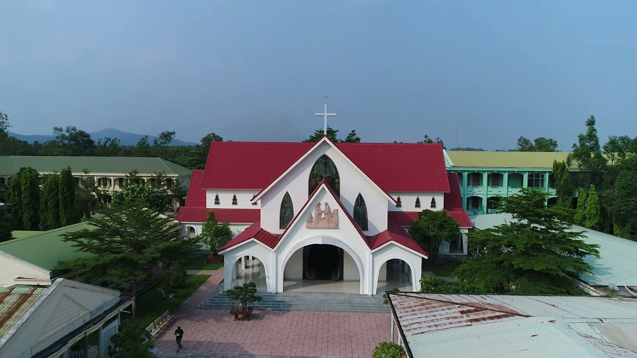Đan sĩ Xi-Tô hát thánh vịnh nghe chạm tâm hồn.