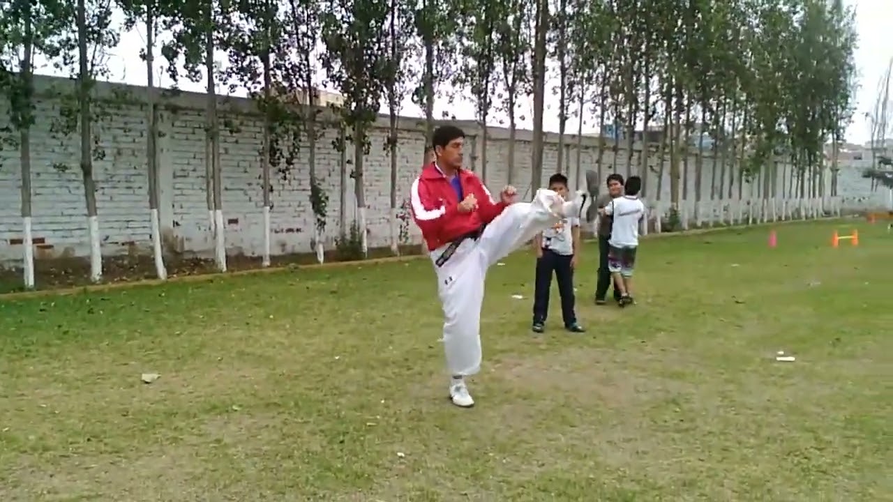 POOMSAE  HWANG KEE