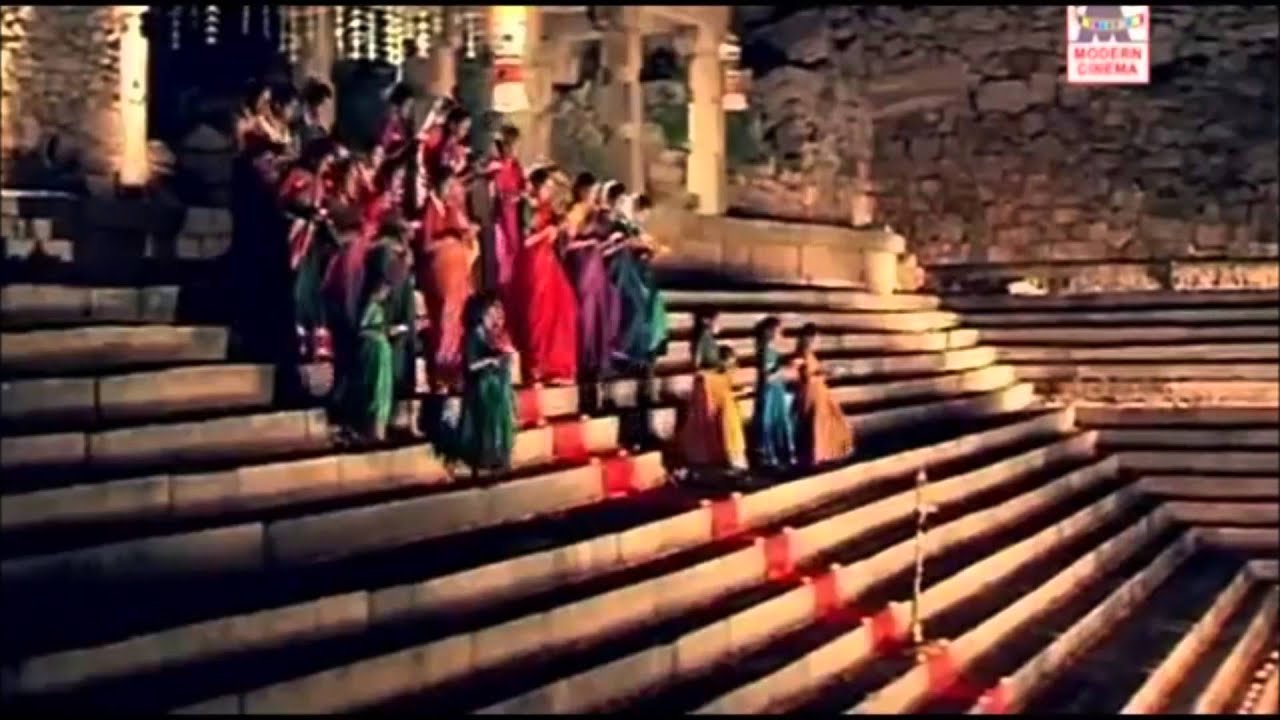 kunnitha puruvamum
