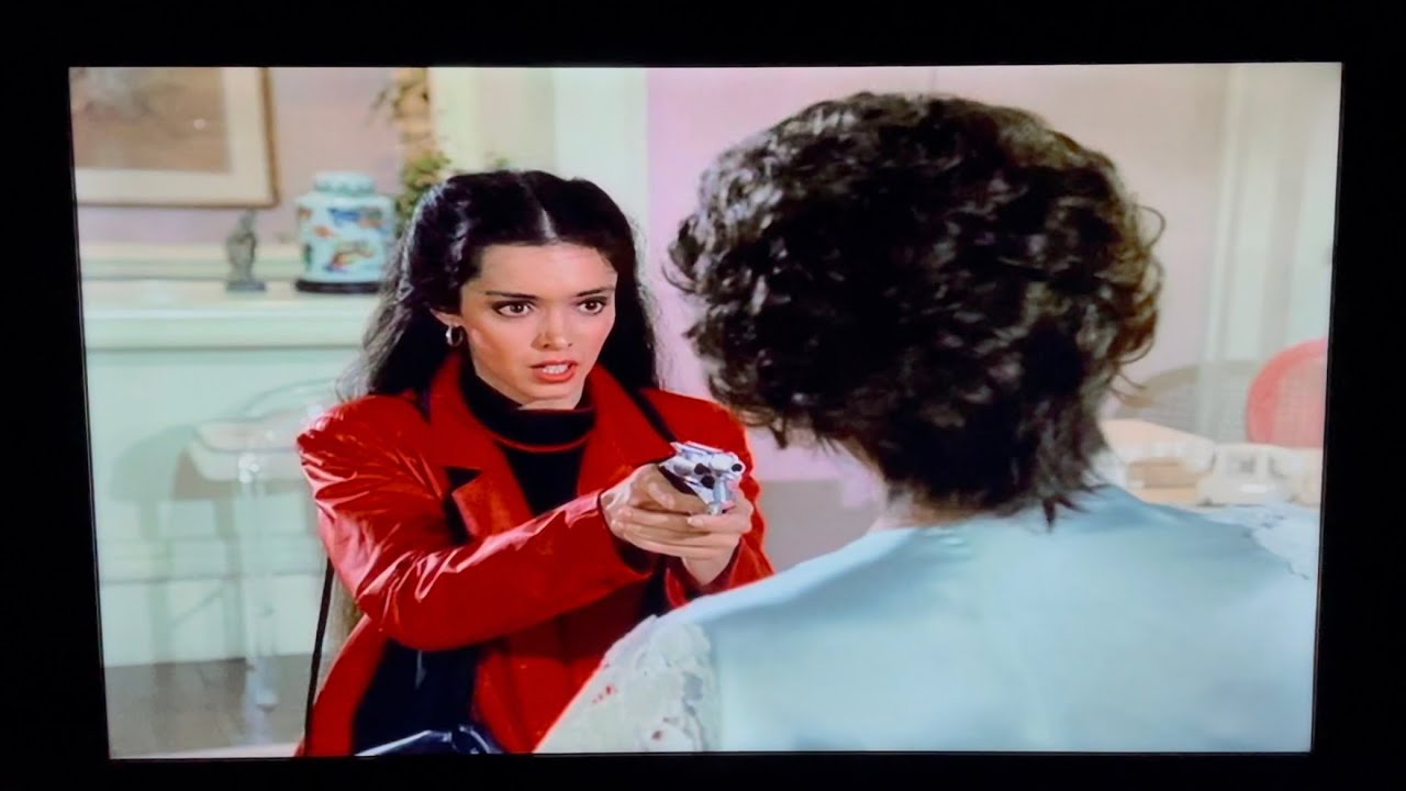Dynasty: Kirby pulls a gun on Alexis.