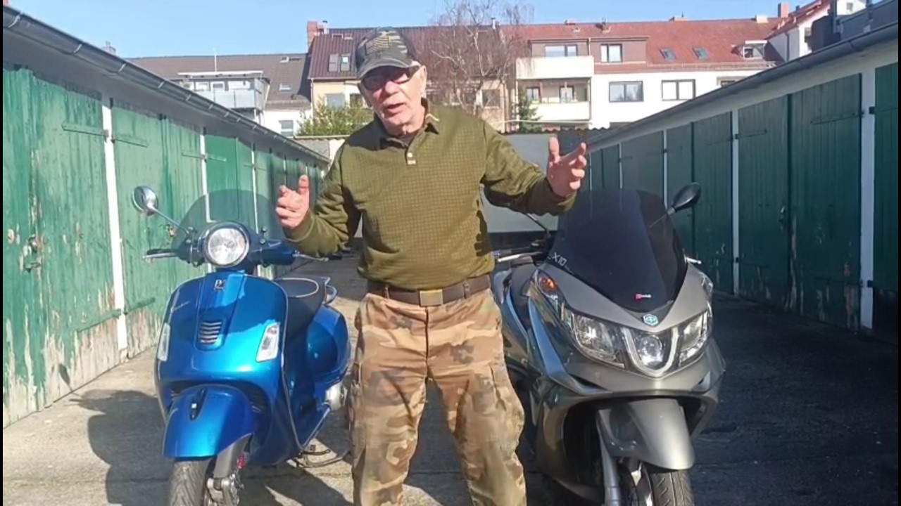 Hallo Leute was findet ihr besser /Vespa 300 GTS oder X 10 ? /