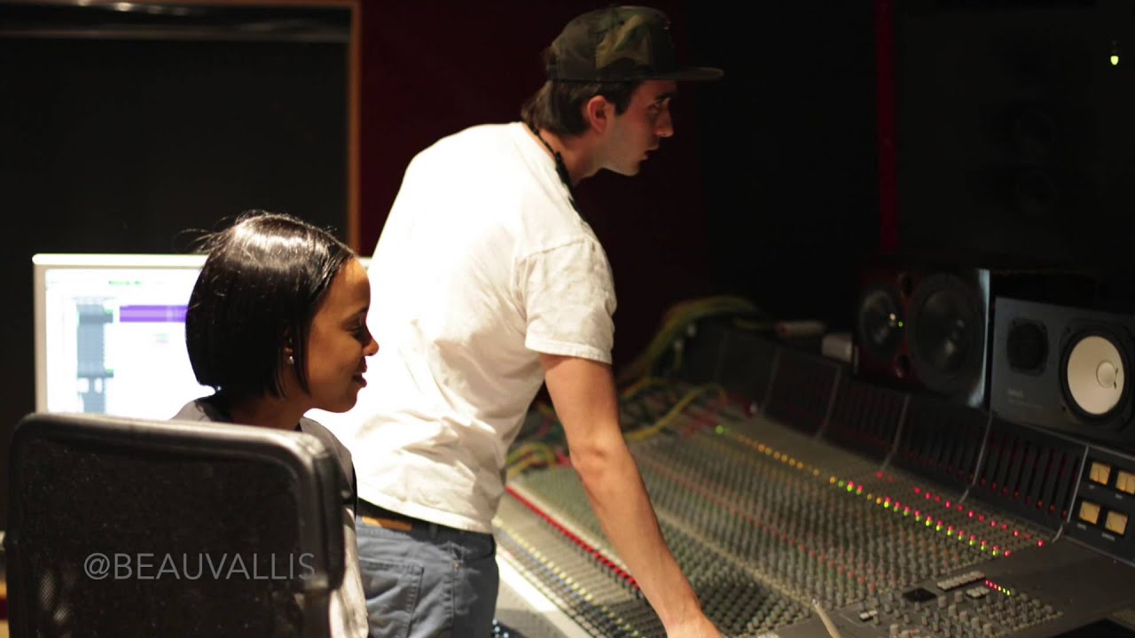 Love Stand Still - Beau Vallis Feat. KELLY ROWLAND