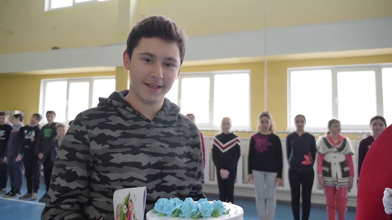 Săndel nici nu bănuia de surpriza mamei cu ocazia zilei de naștere a sa.