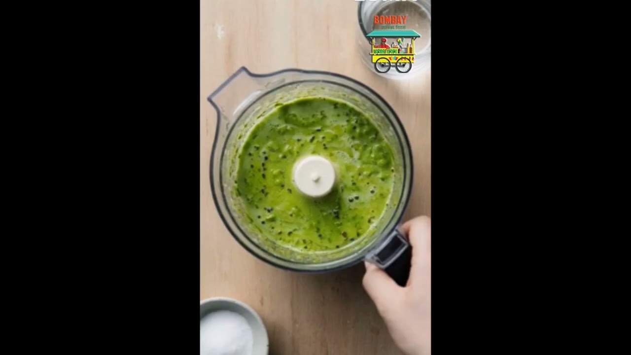 Fresh & Spicy Green Chutney#trendingshorts#viralshorts #greenchutney   #streetfood