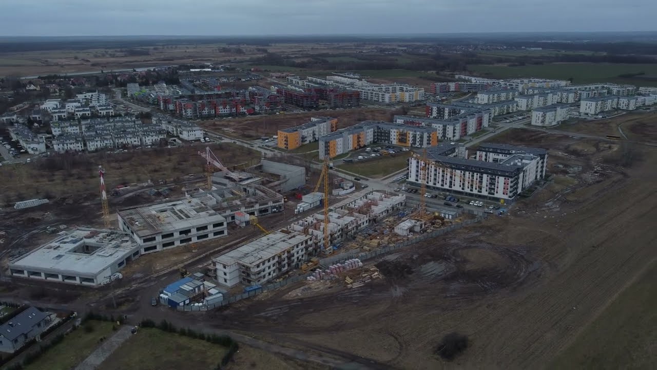 Lipa Piotrowska, Wrocław. Budowa szkoły podstawowej.