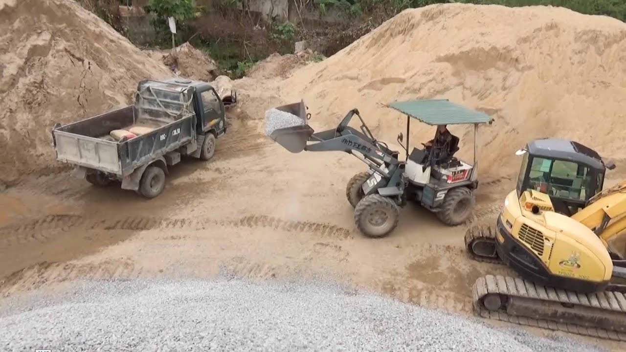 #excavator Summary of excavators, road rollers, bulldozers and dump trucks at construction sites