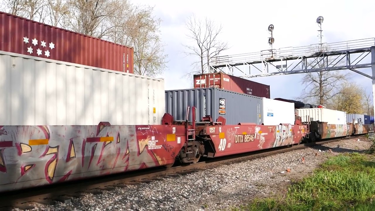 simple understanding can save ya life (hopping freight trains 101)
