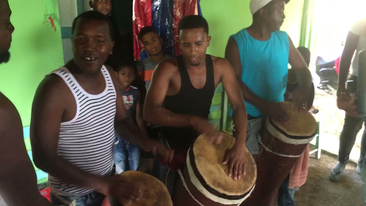 Fiesta De Óscar Encarnacion En Casilla - Grupo De Atabales Liborio Mateo