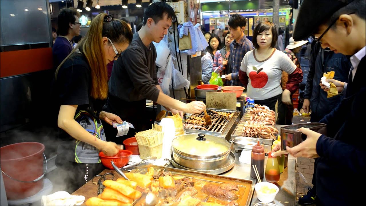 Hong Kong Street Food in Mong Kok. Street Stall. Dai Pai Dong
