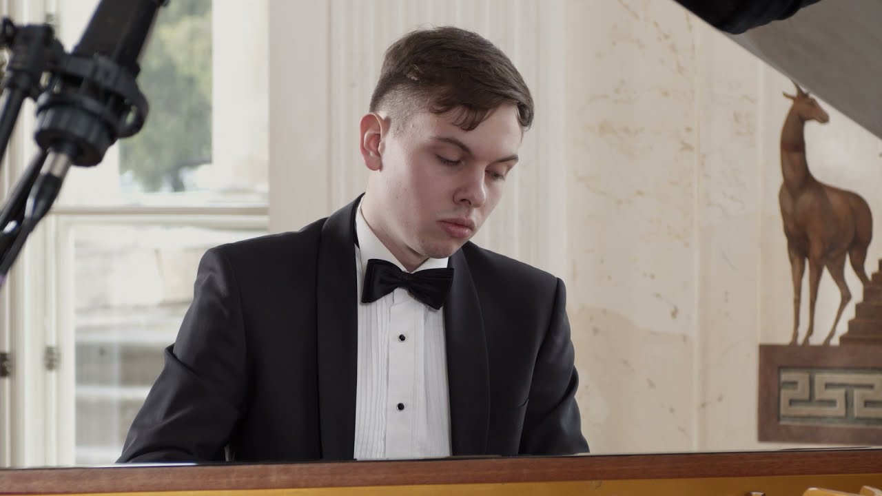 Mateusz KRZYŻOWSKI plays CHOPIN in Royal Łazienki Park, Warsaw 2021