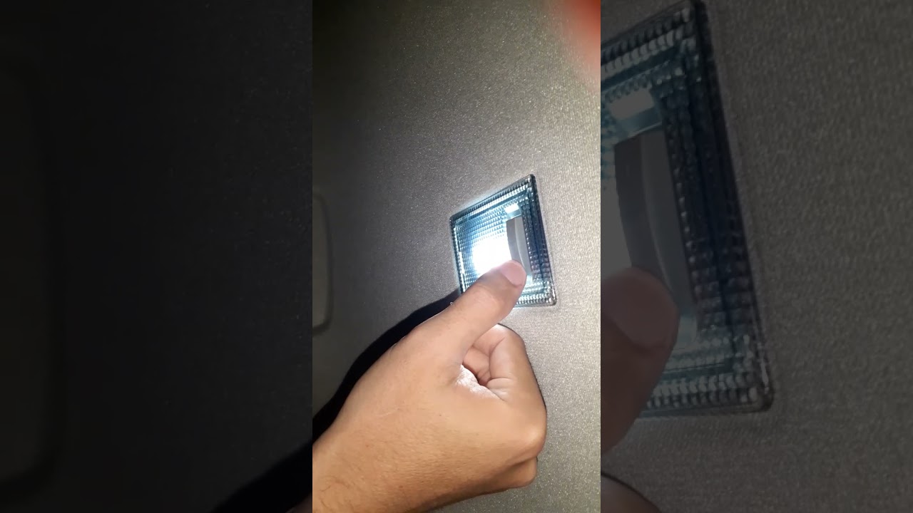 Conclusão da instalação da Luz de Cortesia traseira no Onix Plus