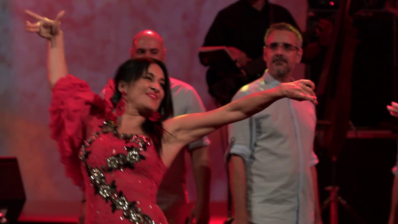 Una rosa es una rosa. LA TROVA 15 a&ntilde;os
