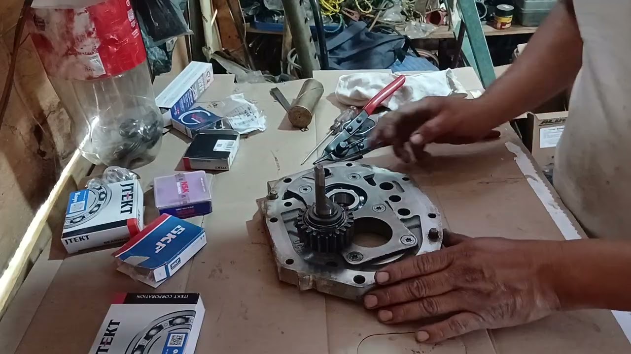 Armado de caja  velocidades   Nissan  2.4 estándar  primera  parte